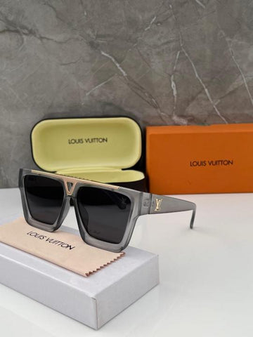 louis_vuittion_1502_smoke_grey